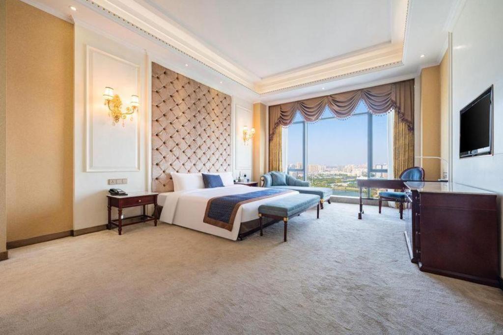 Eurasia Convention International Hotel Wuhan Esterno foto