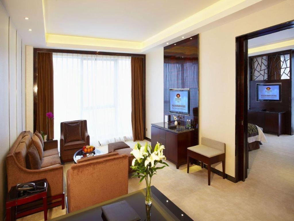 Eurasia Convention International Hotel Wuhan Esterno foto