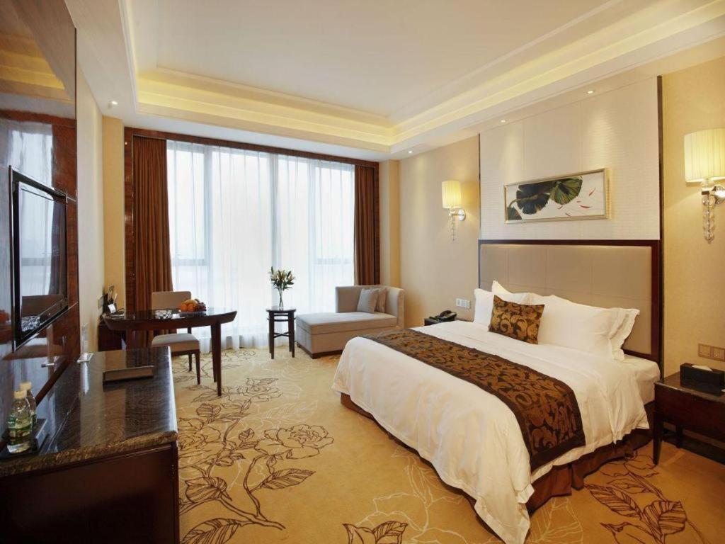 Eurasia Convention International Hotel Wuhan Esterno foto