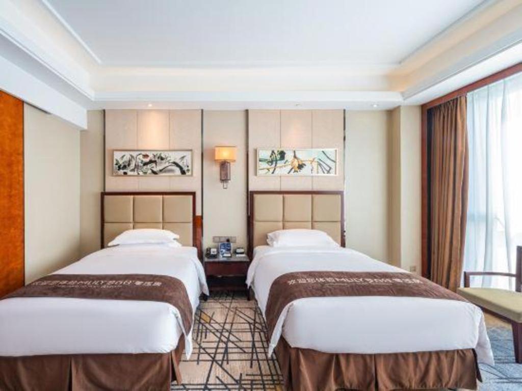 Eurasia Convention International Hotel Wuhan Esterno foto