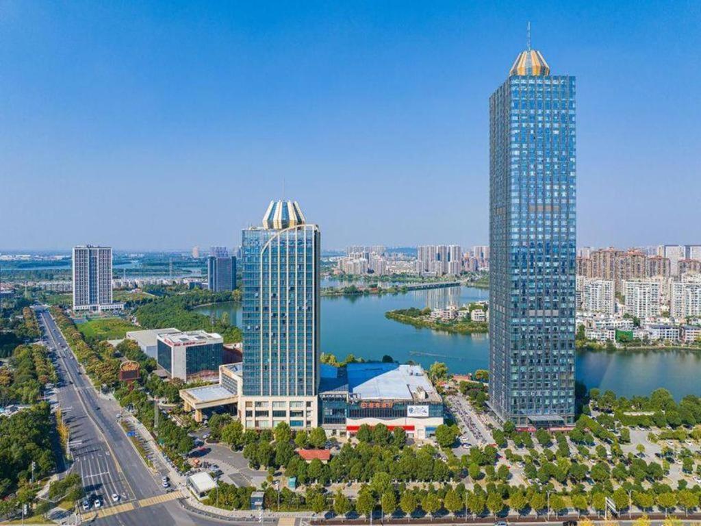 Eurasia Convention International Hotel Wuhan Esterno foto
