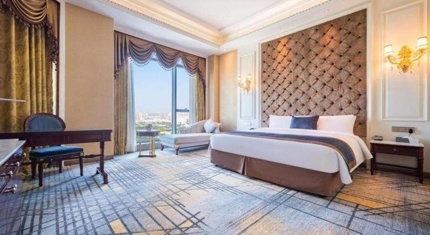 Eurasia Convention International Hotel Wuhan Esterno foto